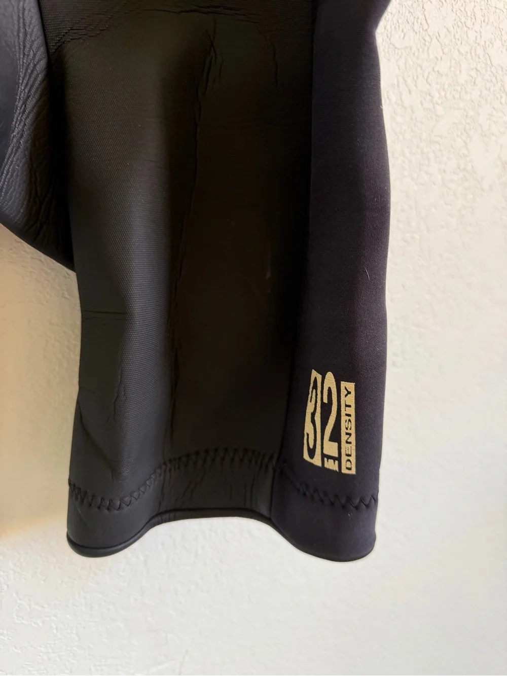 Body Glove Men’s Medium Black and Olive Shorty Neoprene Wetsuit